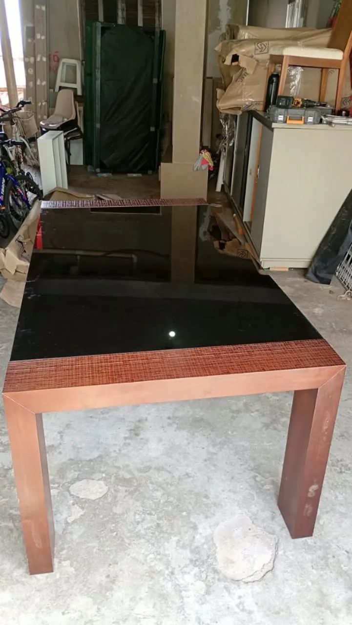 Mesa de jantar com 6 cadeiras de madeira  - Foto 2
