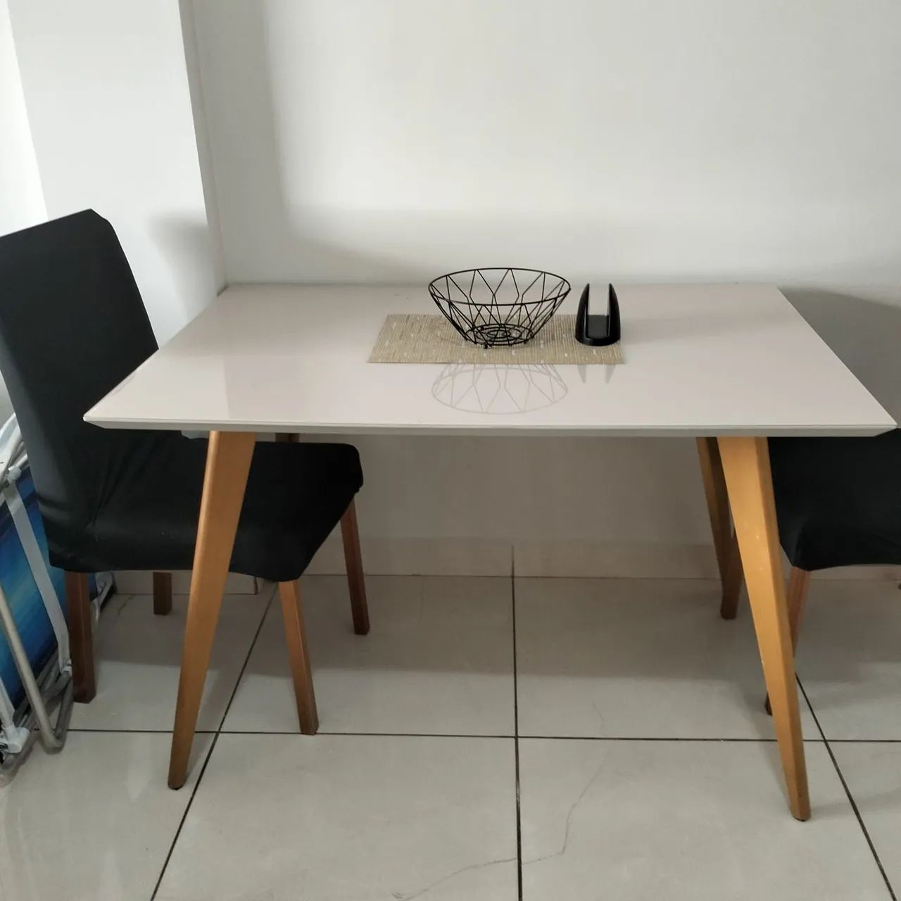 Mesa de vidro com cadeiras - Foto 3