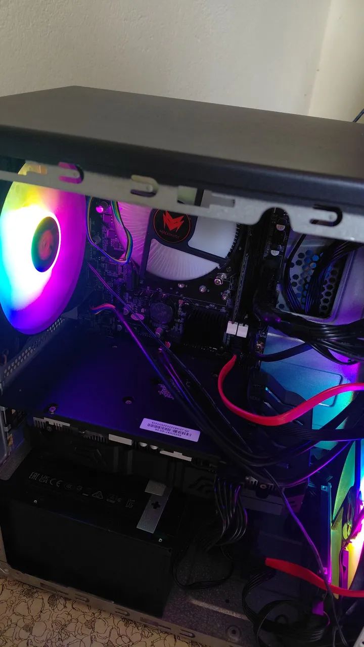 Pc com placa de video pra rolo em iPhone top - Foto 4