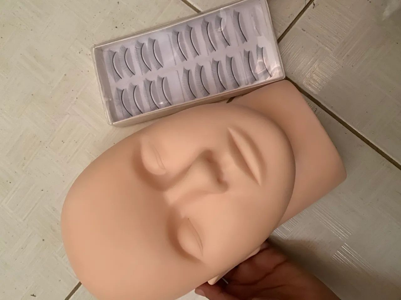 Vende-se, cabeça de silicone para treinamento e organizador  - Foto 5