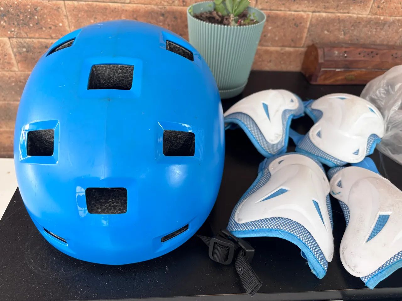 Kit capacete joelheira e cotoveleira infantil  - Foto 3