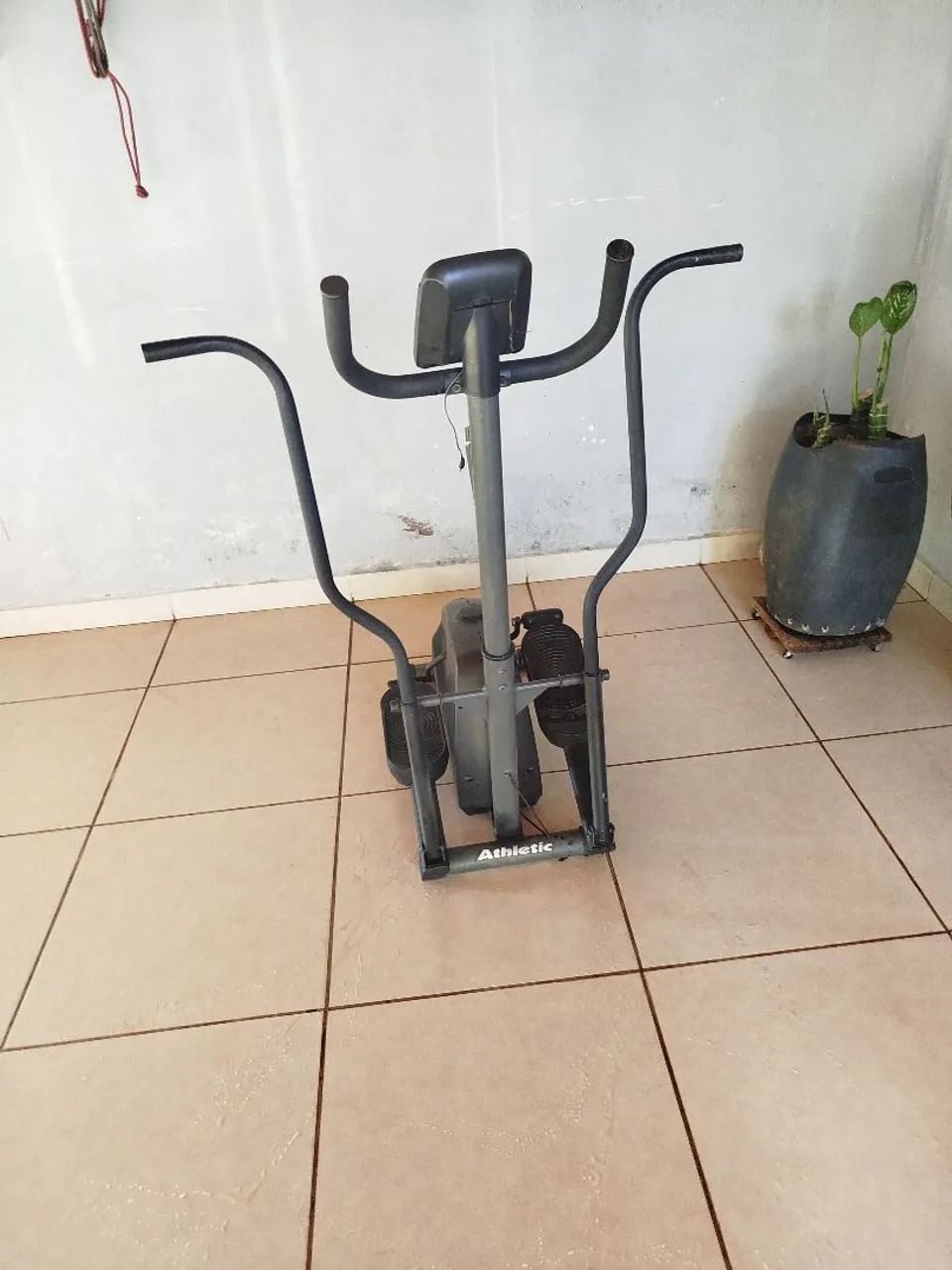 APARELHO DE GINÁSTICA PEDAL ELÍPTICO 