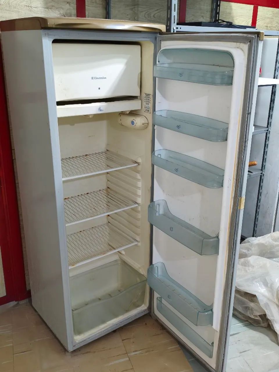 Geladeira Eletrolux 360 litros