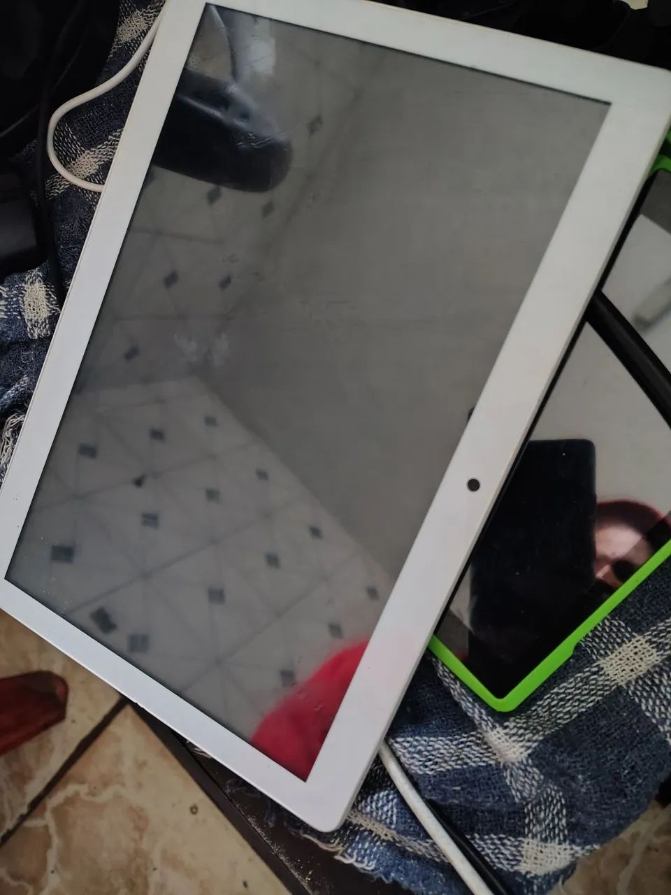 Tablet  tela 9 polegadas com defeito não liga - Foto 3