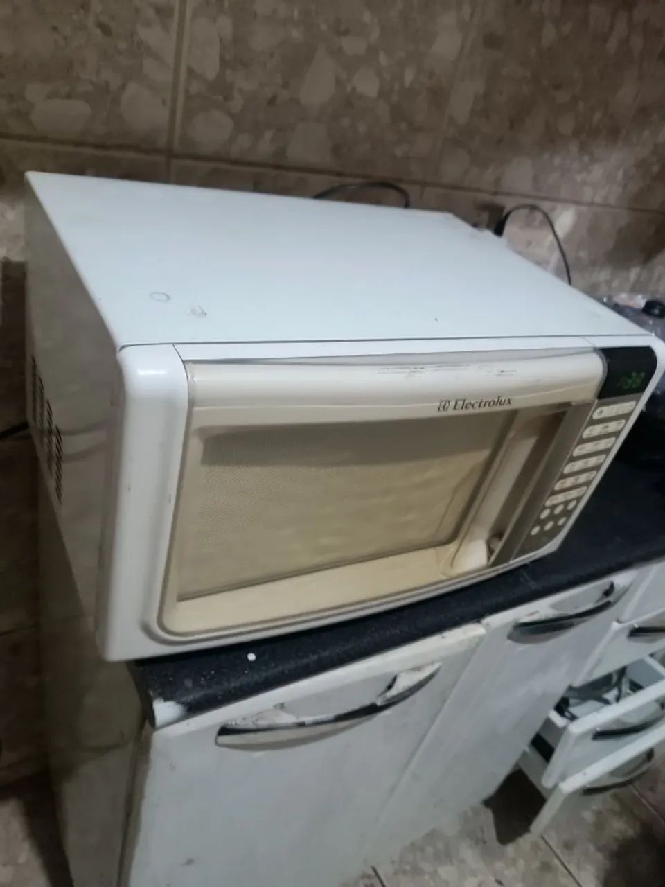 Microondas Electroluxs 30 litros ótimo estado funciona  - Foto 2