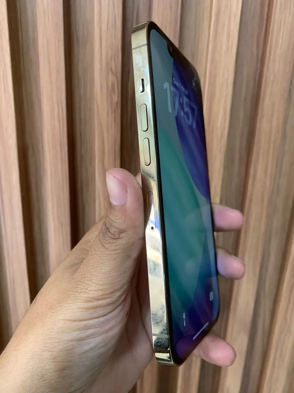 iPhone 13 Pro dourado - Foto 3