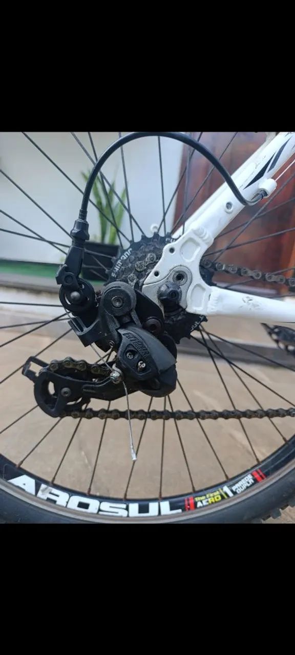 Bicicleta aro 26 alumínio Shimano  - Foto 4