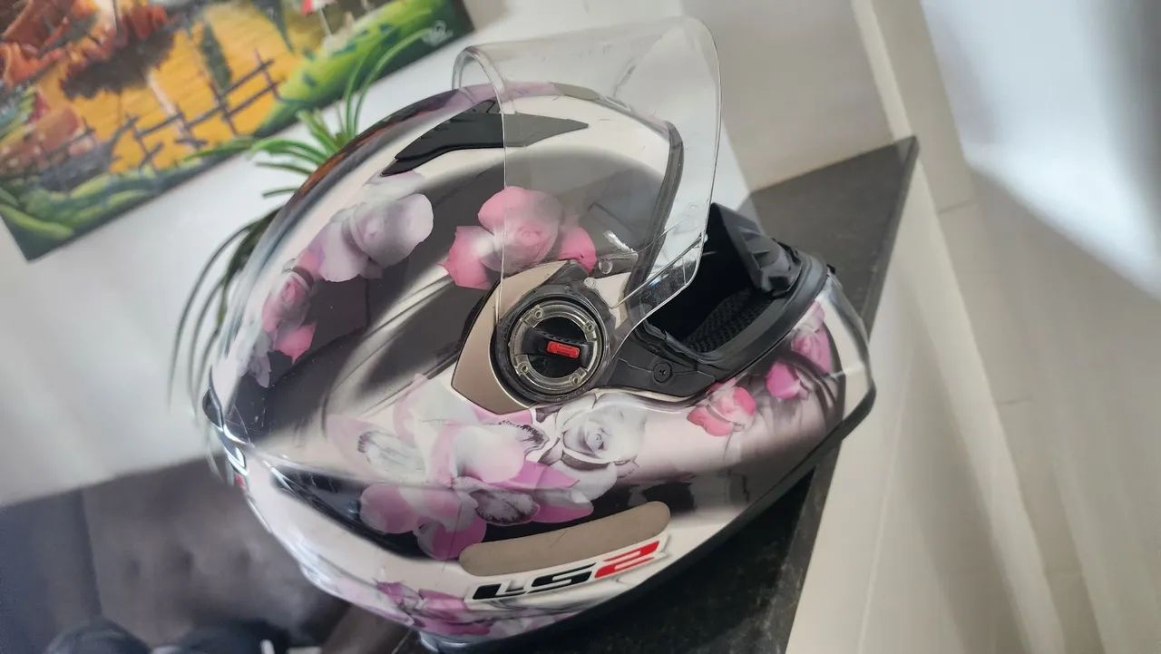 Capacete Ls2  rosa com branco 