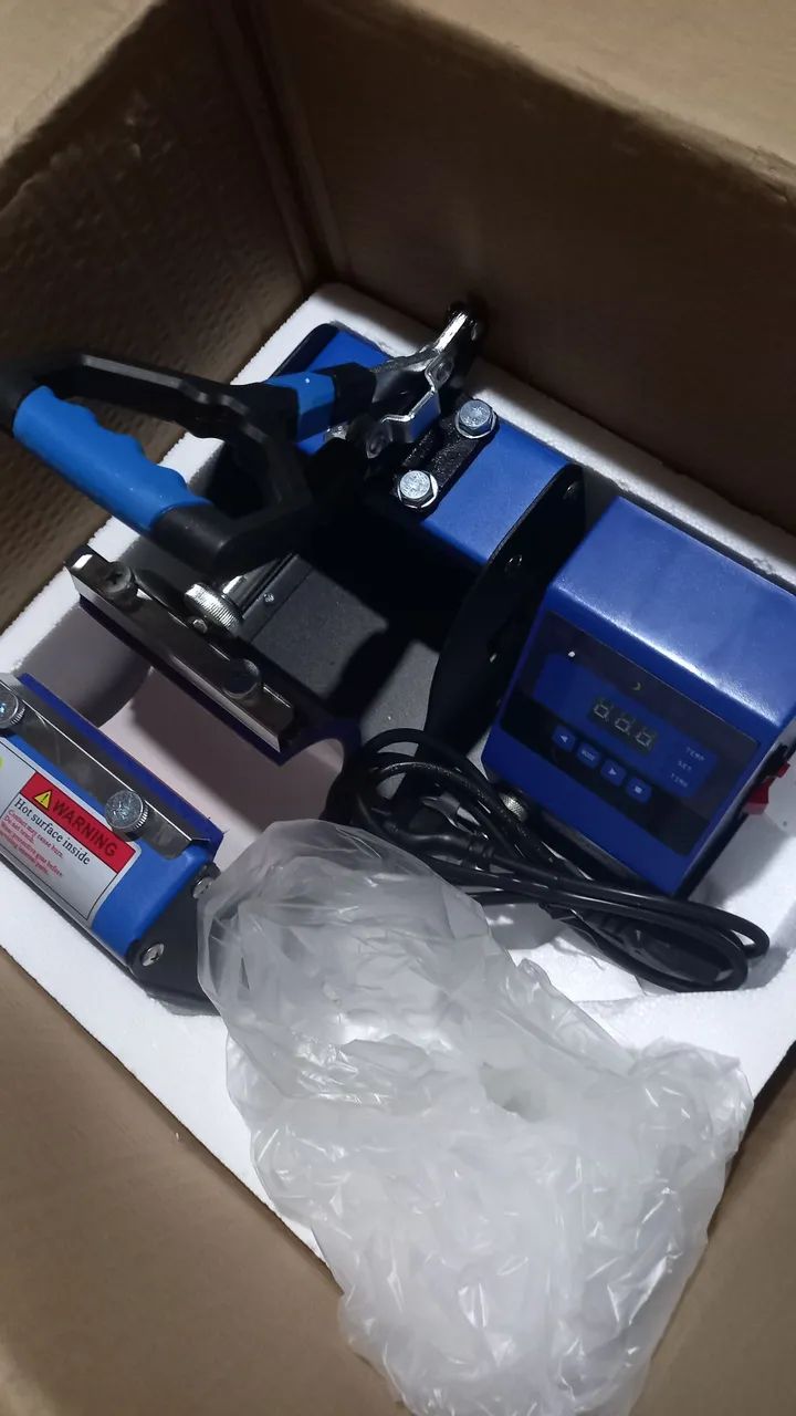 Vendo Máquina de estampar canecas 