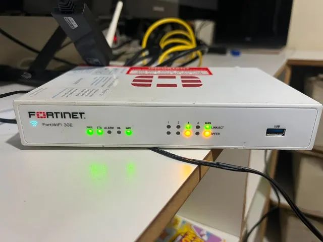 Roteador Firewall Fortinet FortiWIFI 30E