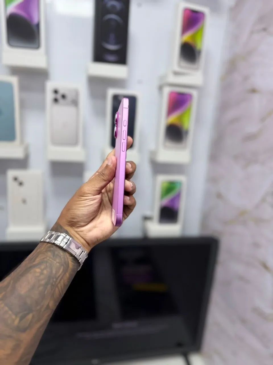 IPHONE 16 PLUS 128GB rosa<br>R$ 4.250,00 - Foto 3