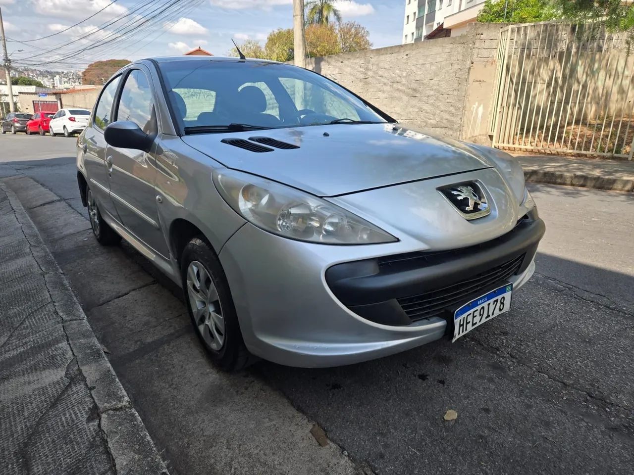 Peugeot 207 207 XR 1.4 FLEX 8V 5P 2012