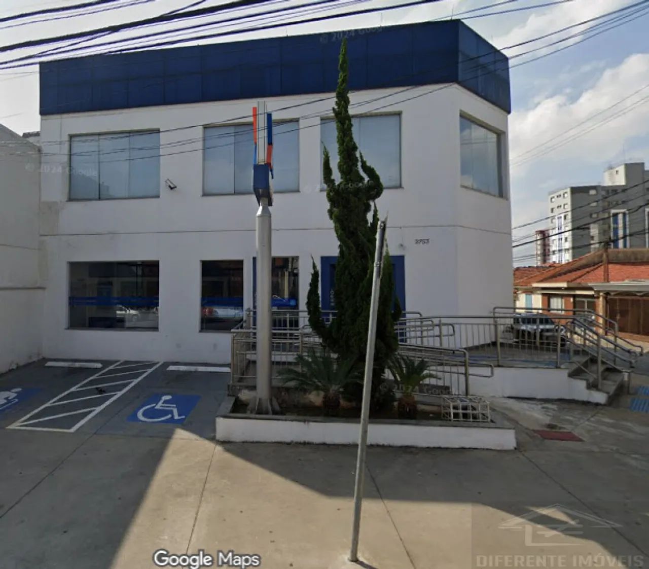 GALPÃO COMERCIAL COM 840m²EXCELENTE PARA ACADEMIA E IGREJAS