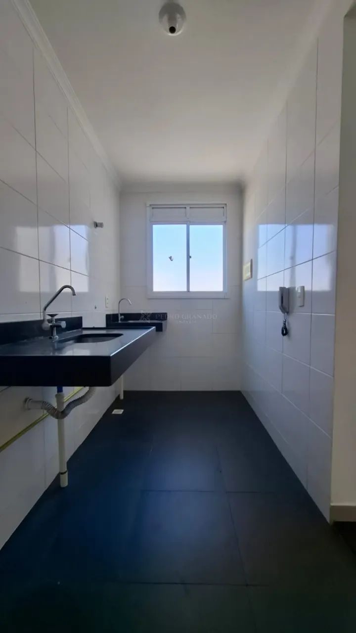 Apartamento Padrão em Maringá - Foto 4