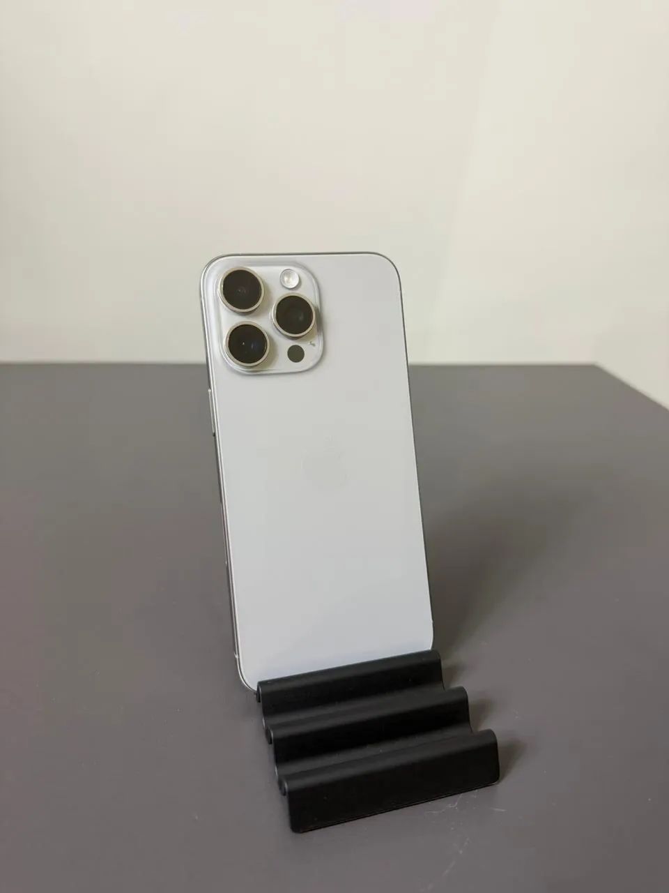 iPhone 15 pro Max natural titanium 