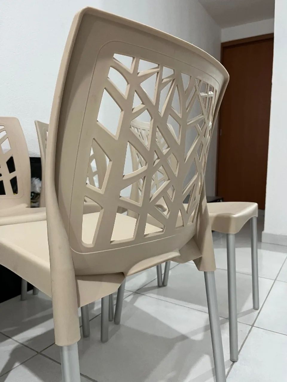 4 cadeiras de mesa  - Foto 2