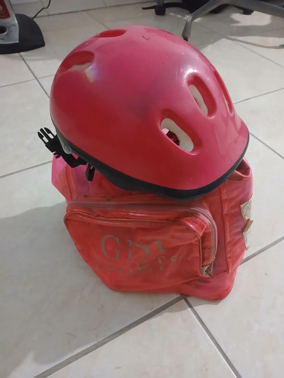 Patins com capacete  - Foto 4