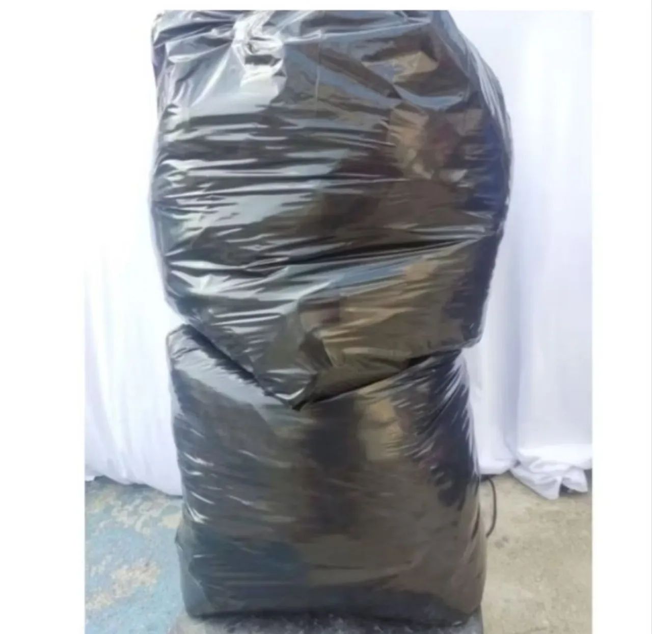 Saco de roupas 100 reais. Feminina.