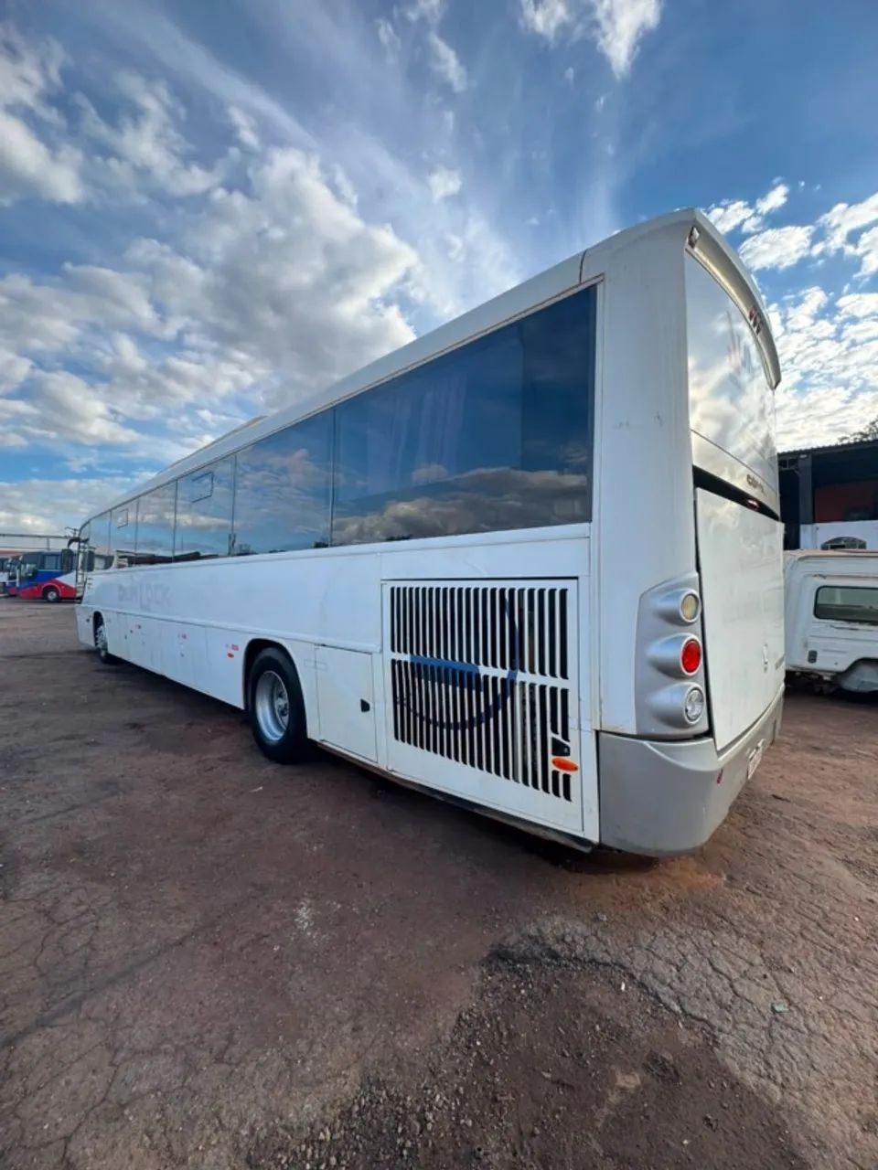 Ônibus Volkswagen Comil Versatile 2010/10 - Foto 5