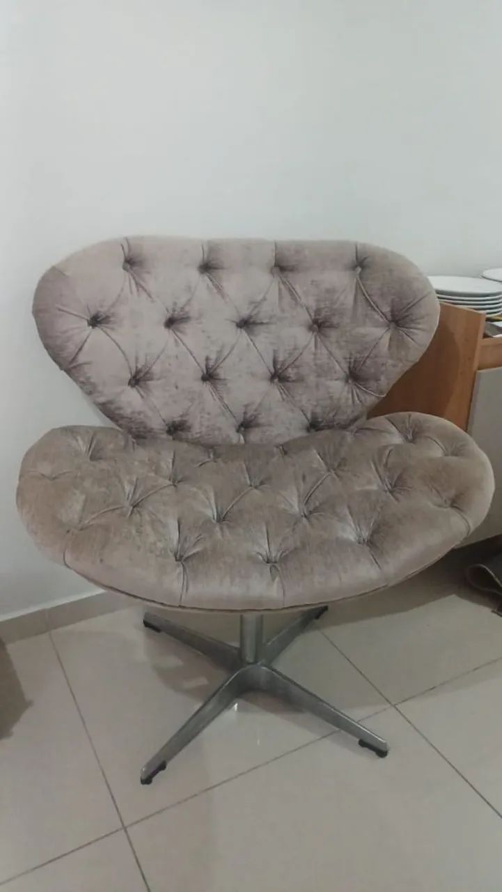 Cadeira poltrona giratória de design veludo capitonê - Foto 3