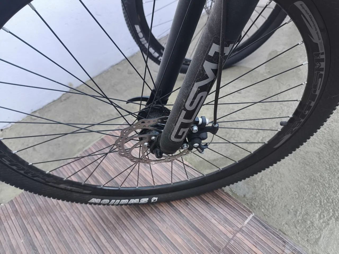 Bicicletas Laranja e Azul - Foto 3