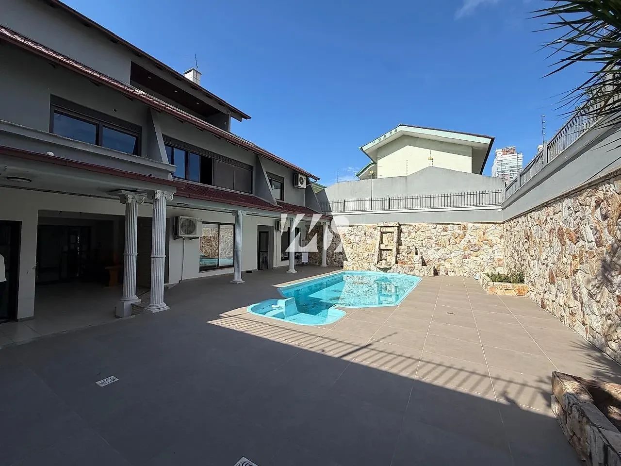 Casa Residencial/Comercial com 4 Quartos e Suíte  430 m² - imv