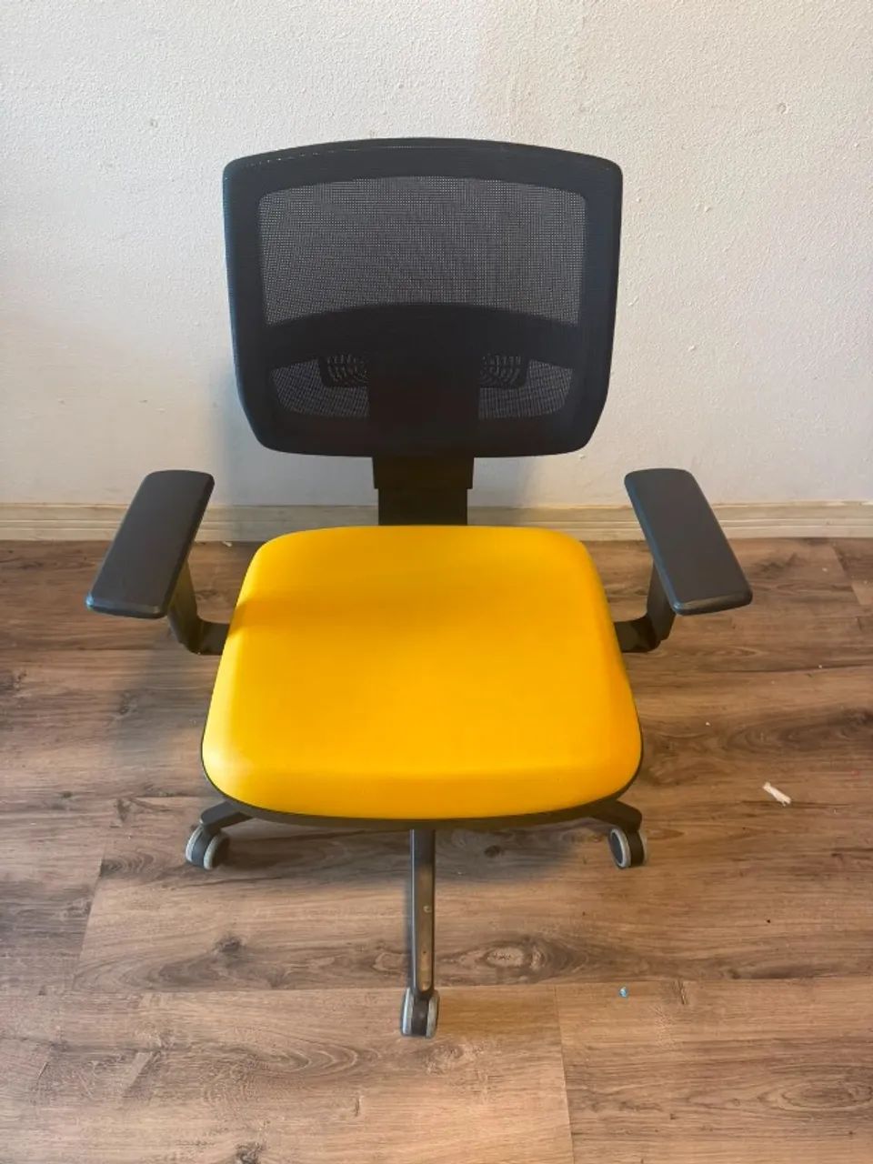 Cadeira de escritório Plaxmetal Brizza Executive - Excelente Estado - Foto 4