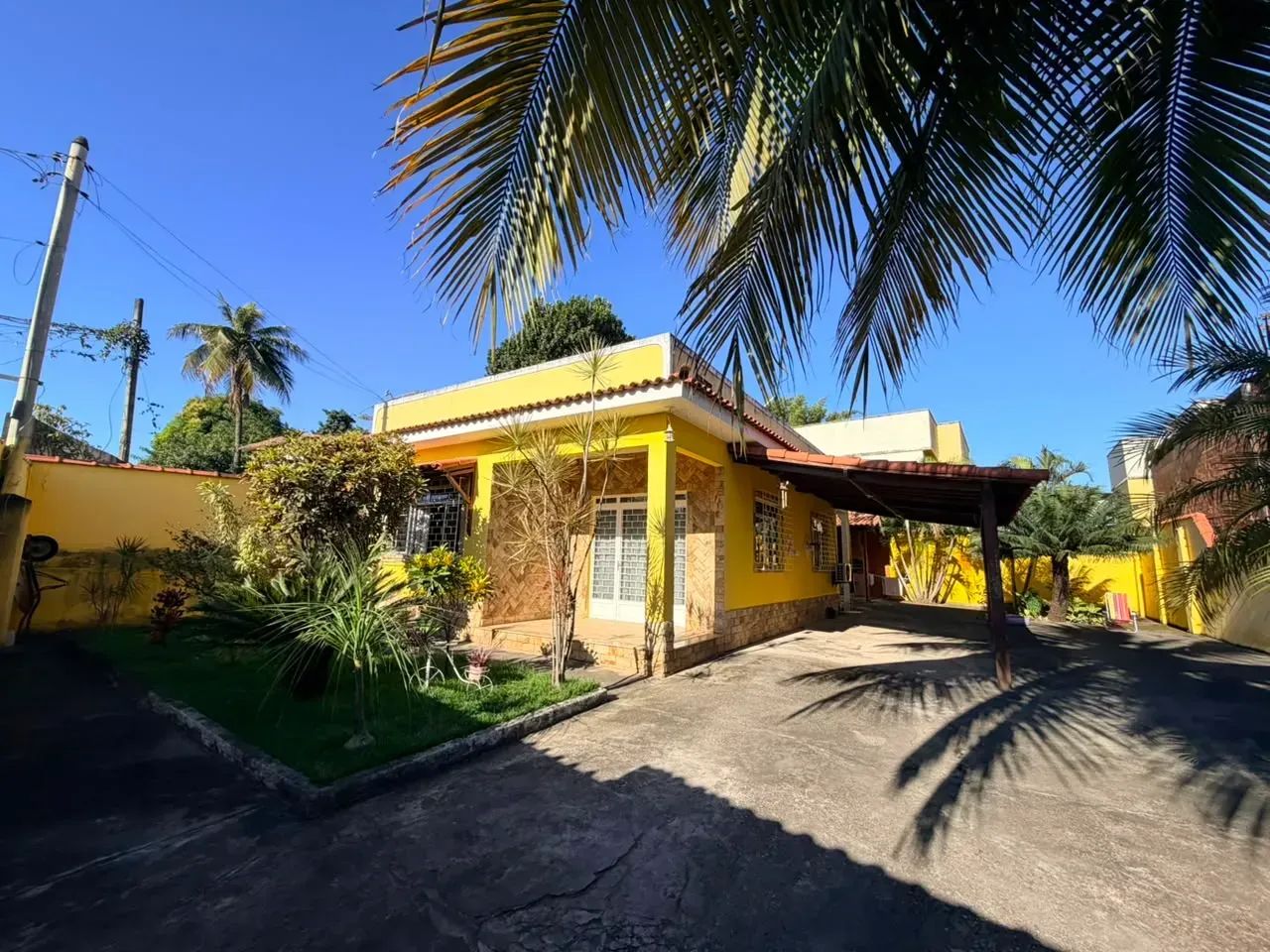Vendo casa linear com 2 quartos espaço gourmet e lindo jardim com 372² Queimados Nova Igua - Foto 2