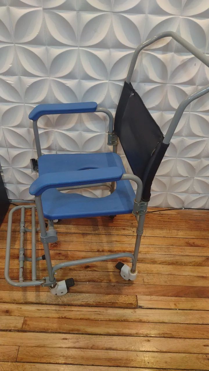 Cadeira de rodas para banho  - Foto 2