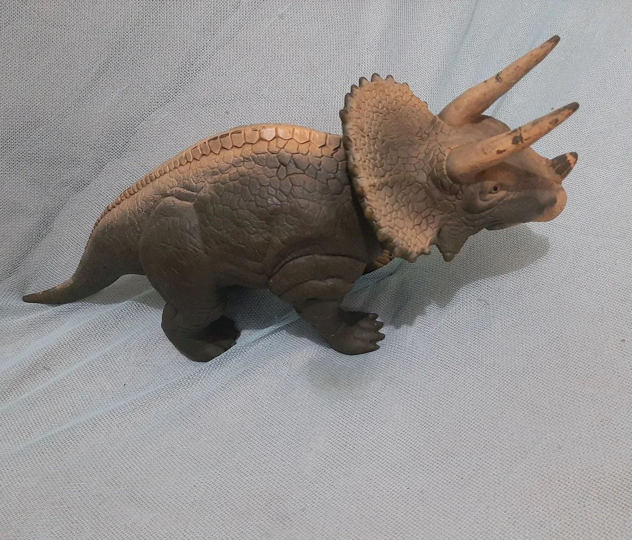 Brinquedo Dinossauro Triceratops - Foto 2