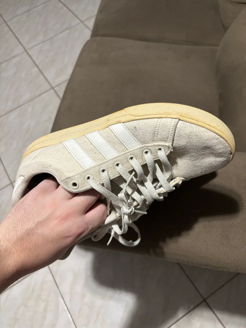 Tênis Adidas Bege