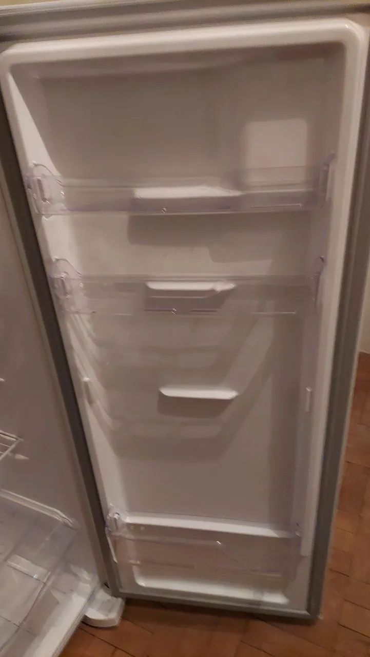 Vendo geladeira Eletrolux usada/nova.  - Foto 3