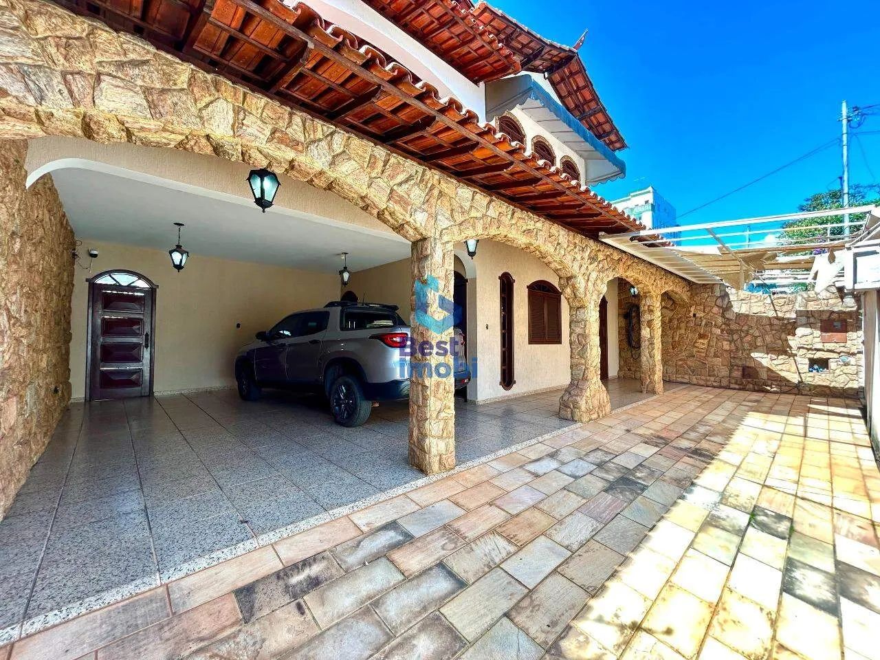 Casa à Venda com 4 Quartos, 2 Suítes, Área Gourmet e 3 Vagas - Foto 2