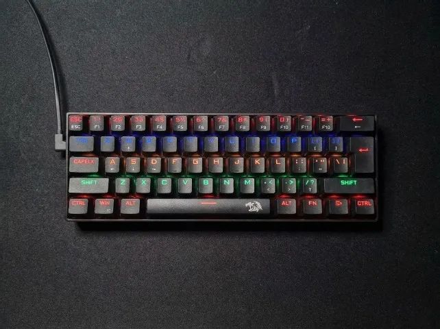 Teclado Gamer Mecânico Redragon Lakshmi 60%