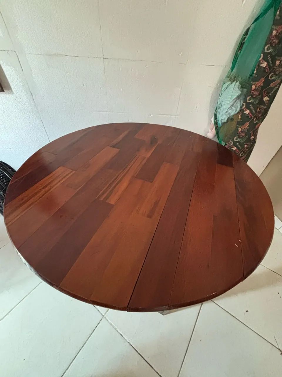 Conjunto de Mesa e Cadeiras em Madeira  - Foto 2