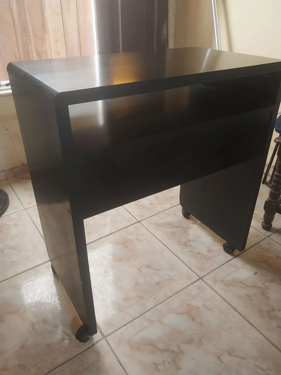 Escrivaninha Smile compacta e funcional - Foto 2