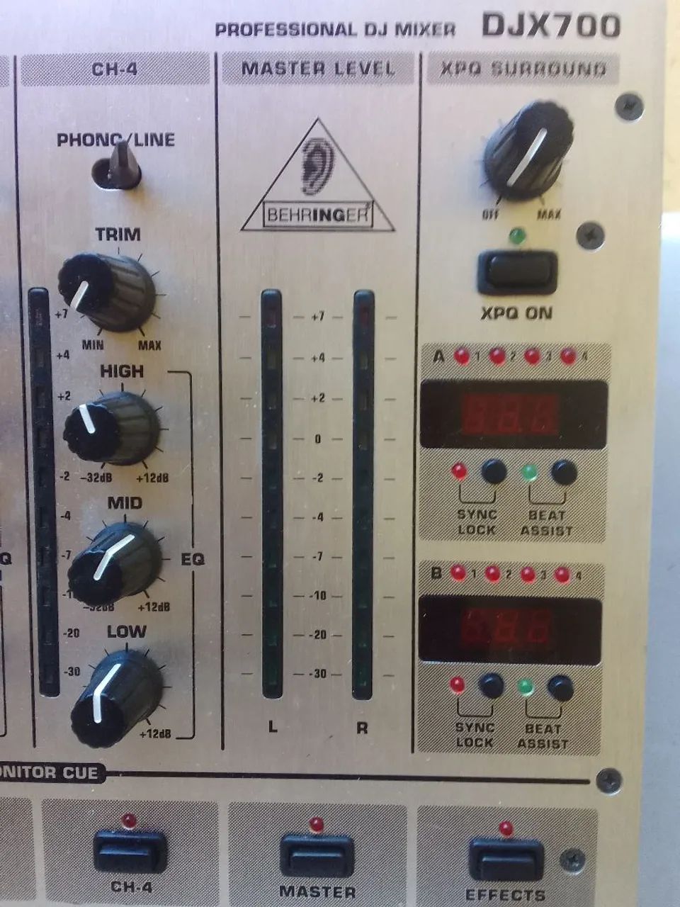 Mixer Behringer DJX 700 - Foto 4