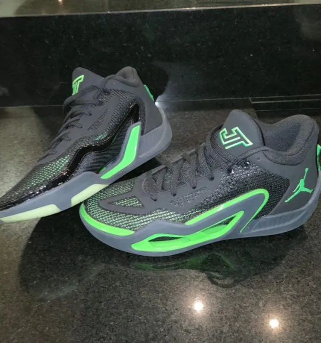 tênis jordan tatum 1 preto e verde 42 - Foto 3