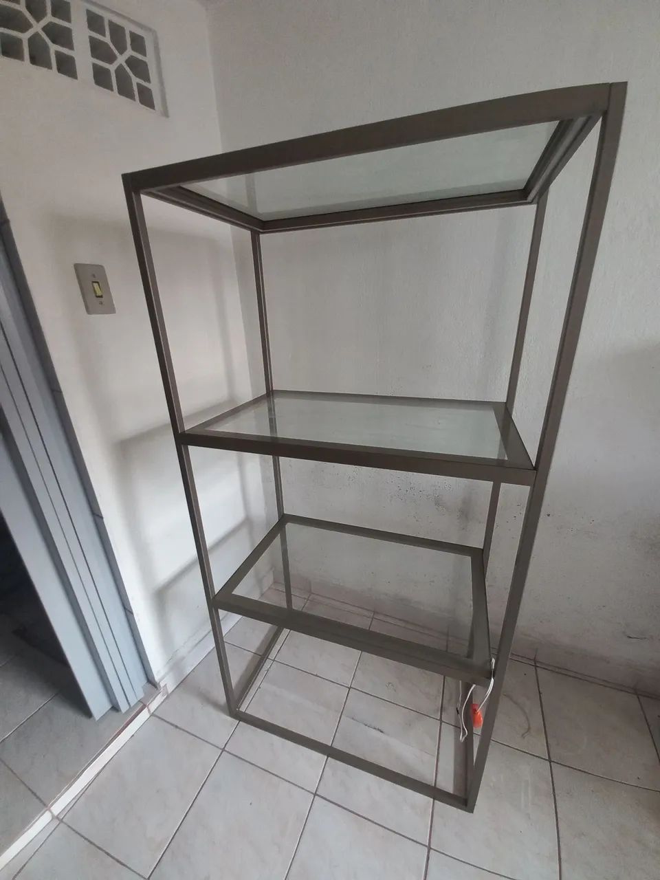 Estante de vidro com led