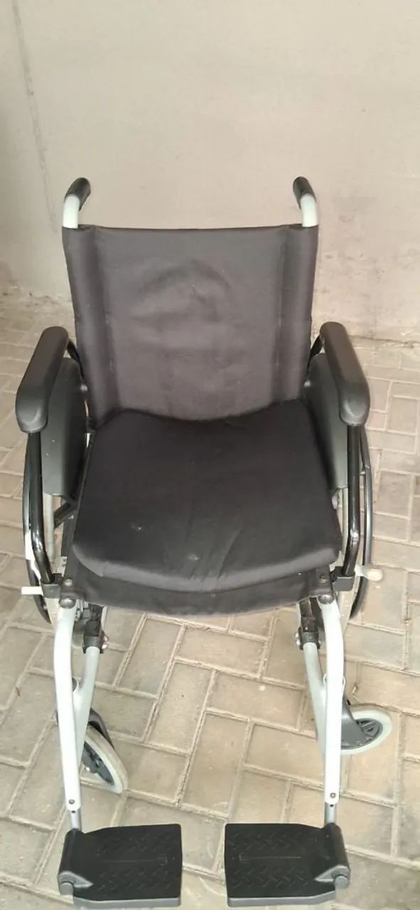 Cadeira de Roda - Foto 2