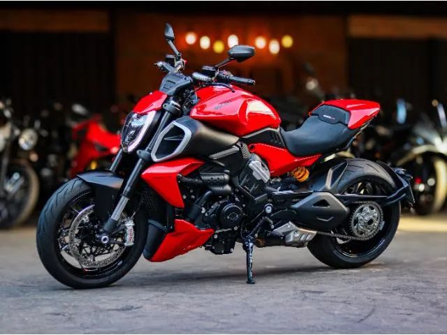 DUCATI DIAVEL V4 - Foto 2