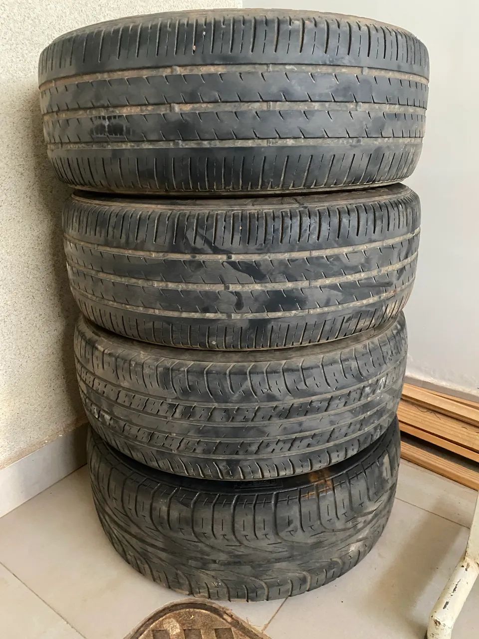 Pneu meia vida 205/55 R16
