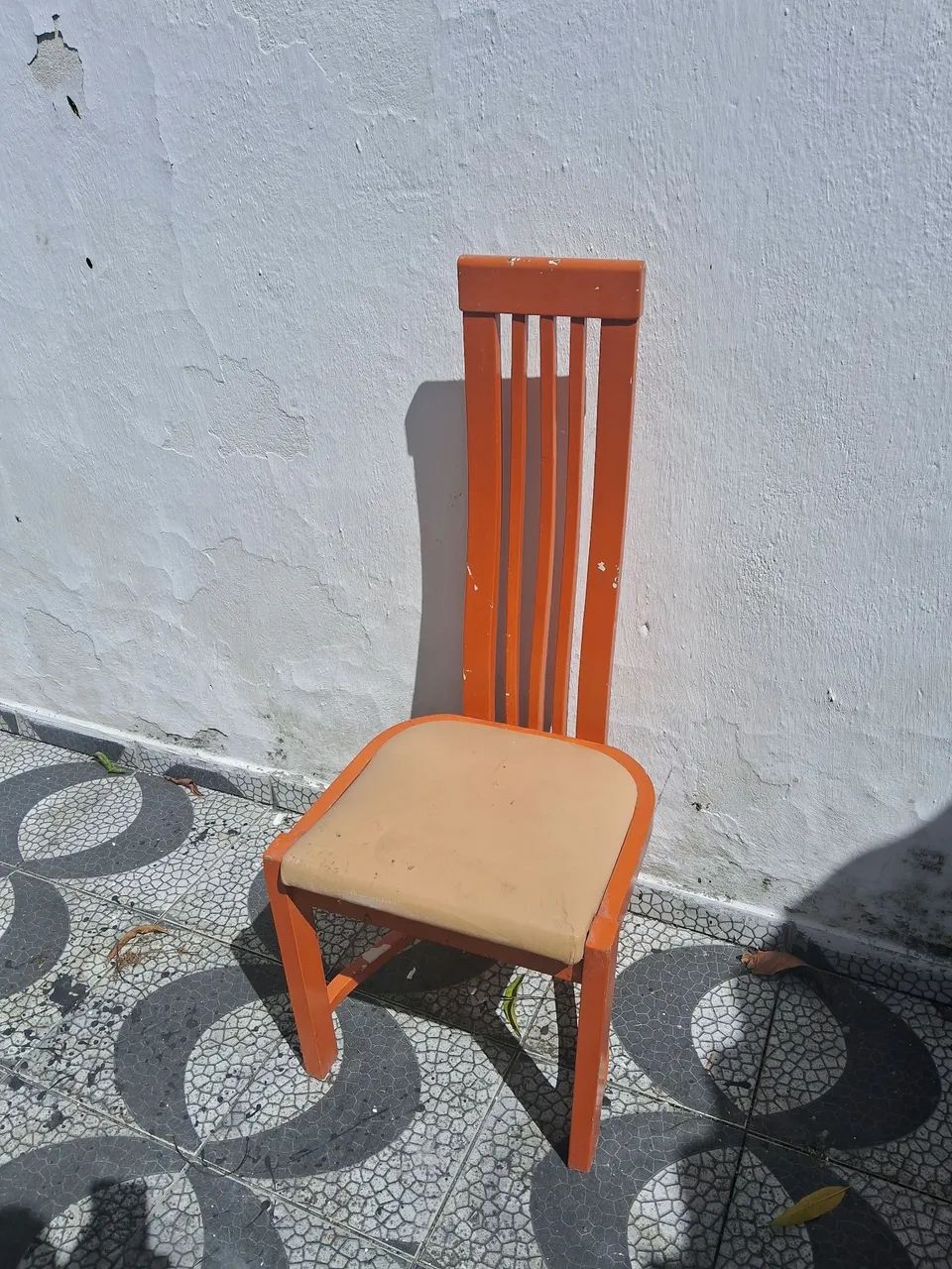 Vendo 6 cadeiras de madeira  - Foto 5