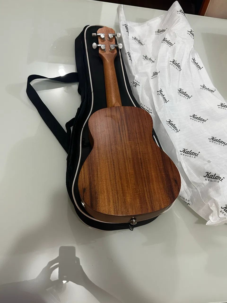 Ukulele elétrico acústico Kalani, modelo Concert - Foto 4