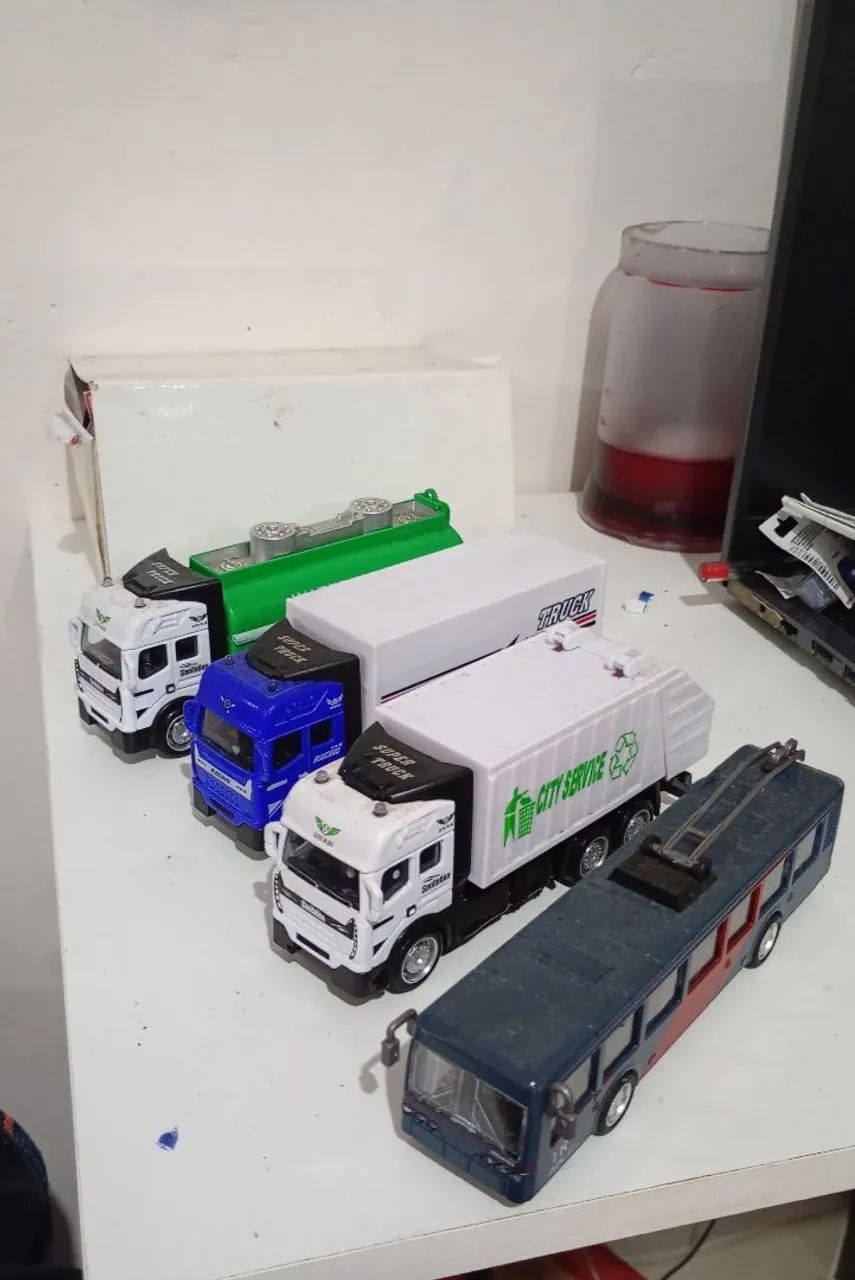 CAMINHÕES E ÔNIBUS COLECIONADOR 