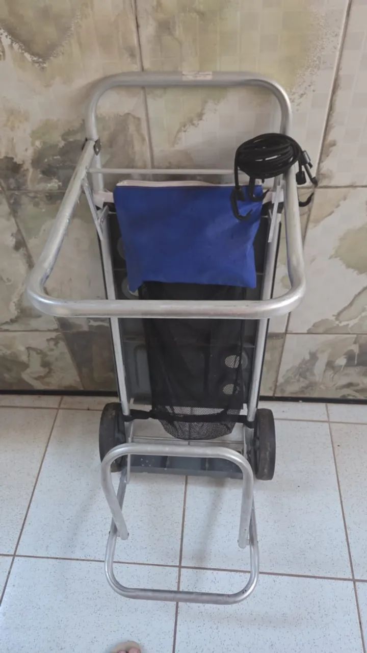carrinho tipo mesa para transportar cooler pouco usado - Foto 4