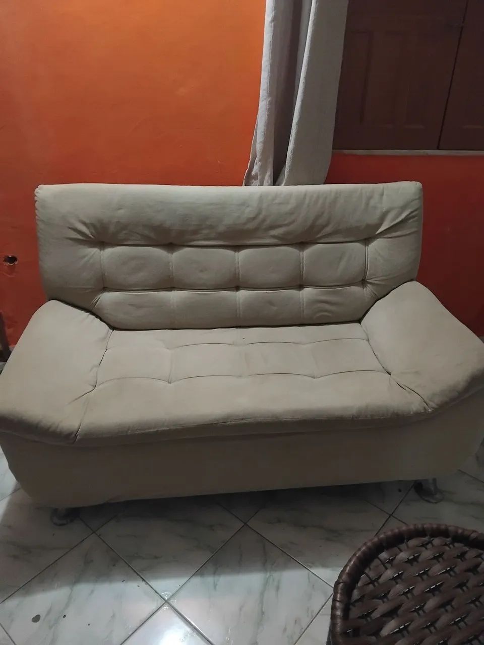 Vende sofa 2 lugares com defeito - Foto 2
