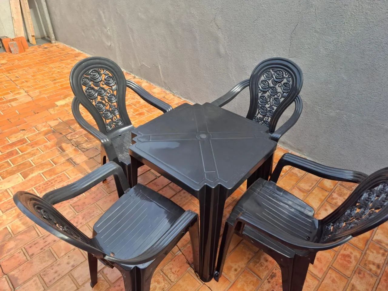 Jogo de mesa com cadeira flor 