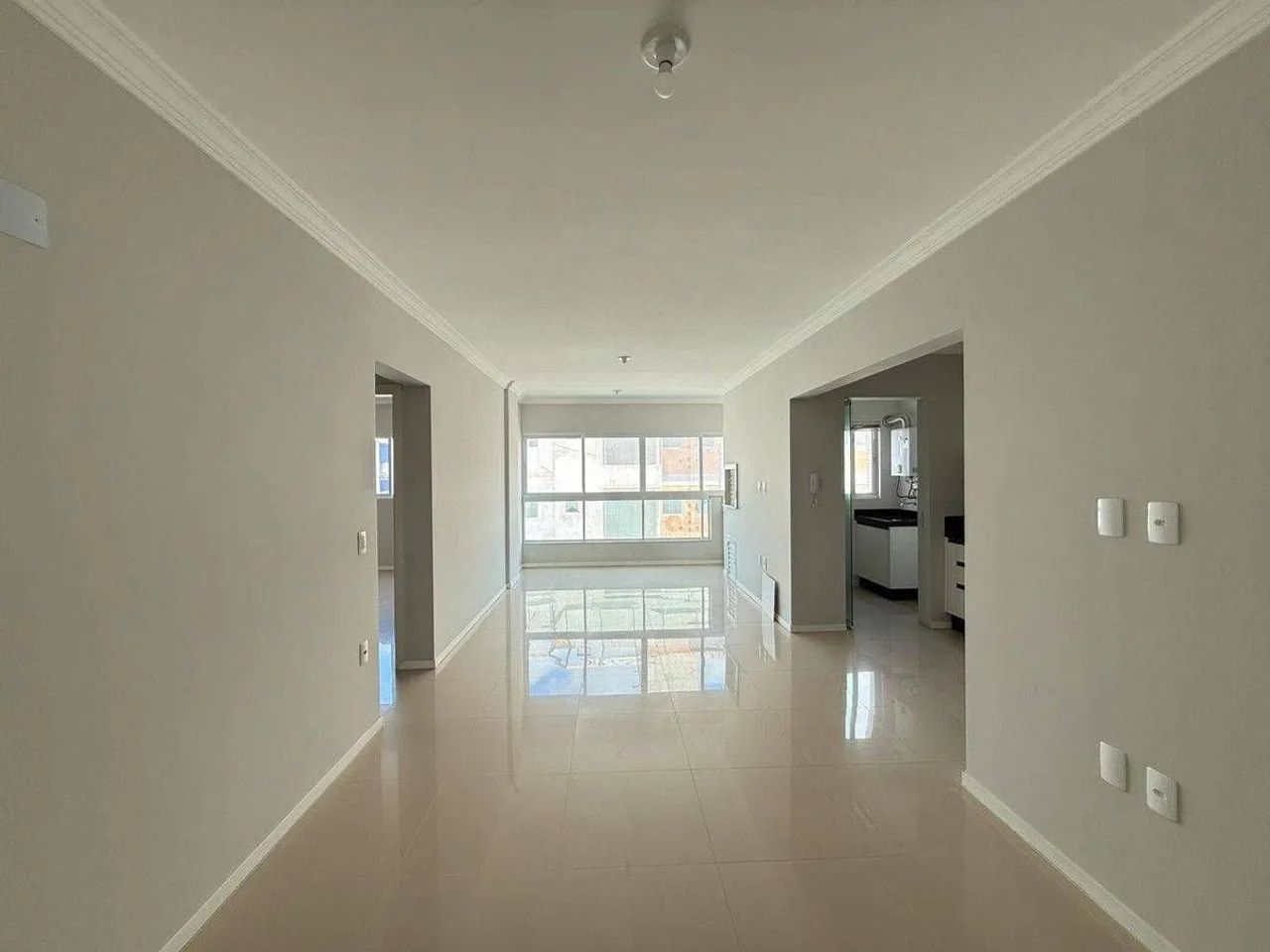 Apartamento 2 dormitórios, sendo 1 suite para locação na Vila Real