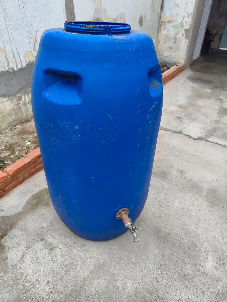 Tambor com torneira 
